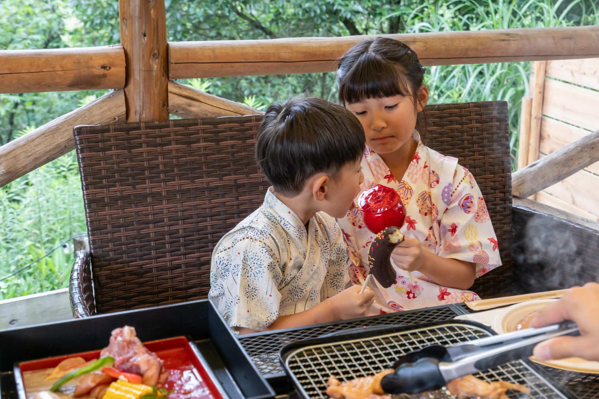 りんご飴アイスとチョコバナナアイス新登場！ - ウッドデザインパーク瀬戸
